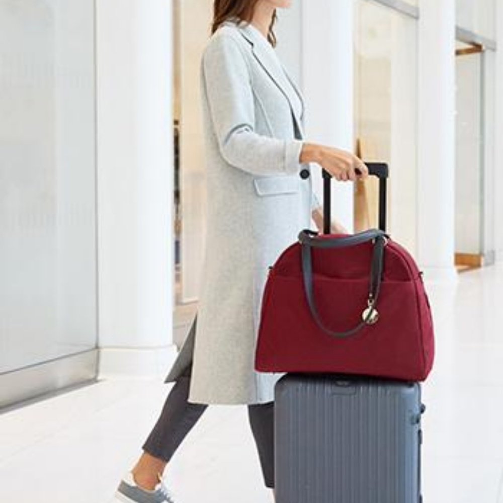 Women’s Travel Tote Bag - Burgundy with Black Handles - Picture 2 of 8